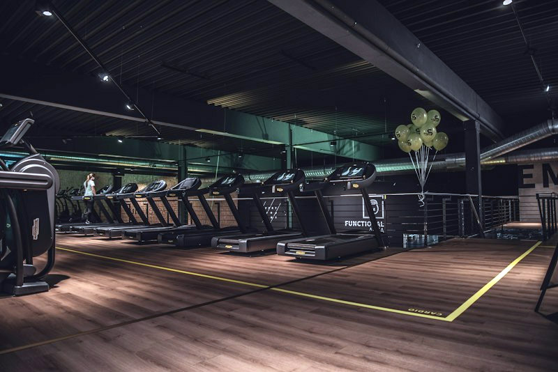 Gym floor — weight training and CrossFit rig in Delhi