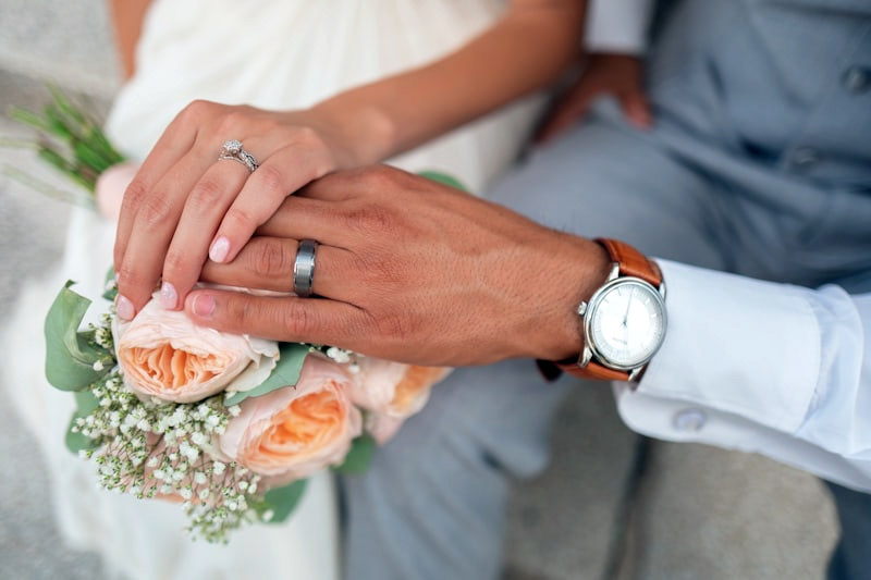 Candid wedding photographer — couple shoot in Delhi